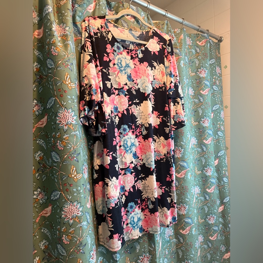 Honeyme Black Dress with Pink and Blue Floral Design Curvy xl never worn